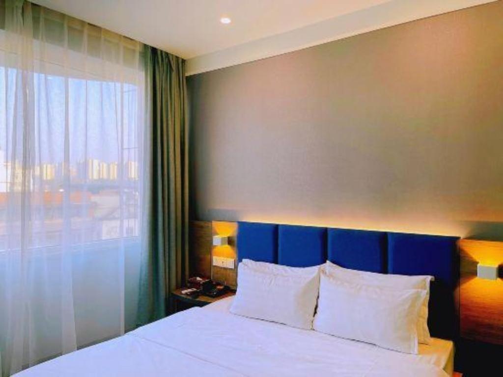 7 Days Inn Luzhou Commercial Pedestrian Street Center Extérieur photo